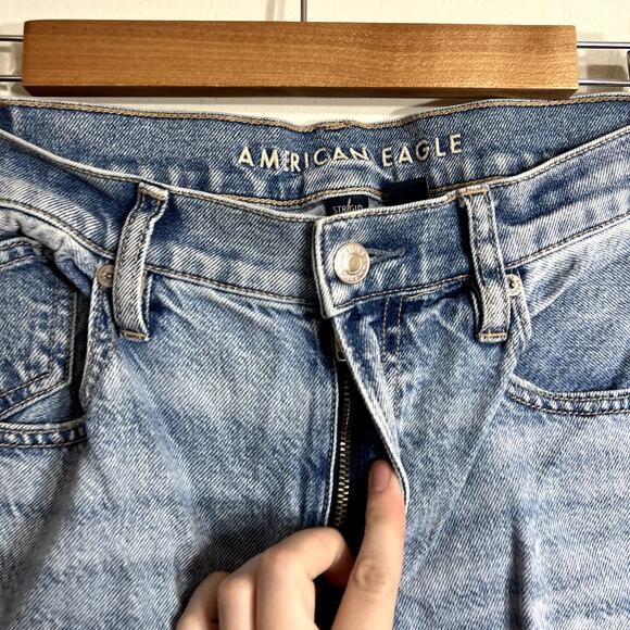 American Eagle Low-Rise Baggy Straight Jeans - Picture 2 of 6